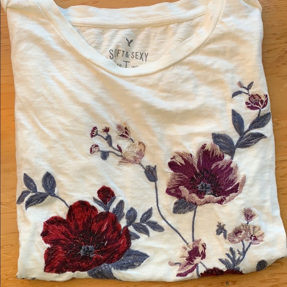 American Eagle soft and sexy tee